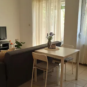 Cozy Flat Close To The Airport/port And Center Apartment